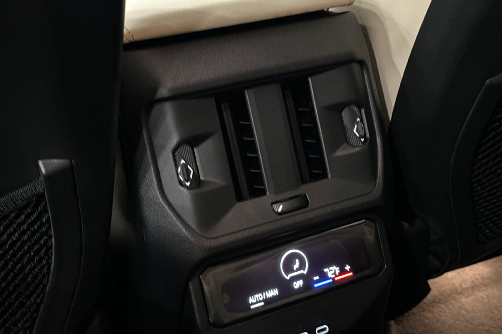 Used 2026 BMW X3 xDrive30i w/ M Sport Package AWD/4WD image 14