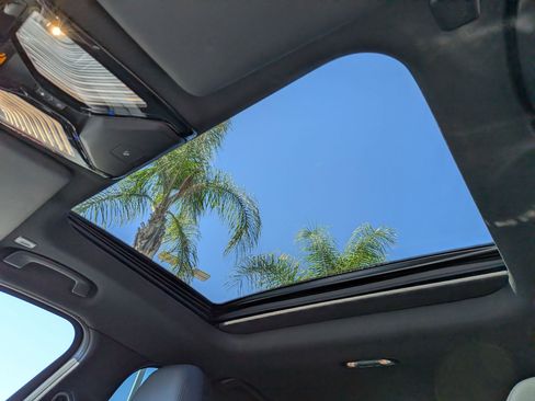 Used 2021 BMW 330i Sedan w/ M Sport Package image 28