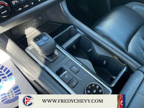 Used 2025 Nissan Pathfinder SL AWD/4WD image 24
