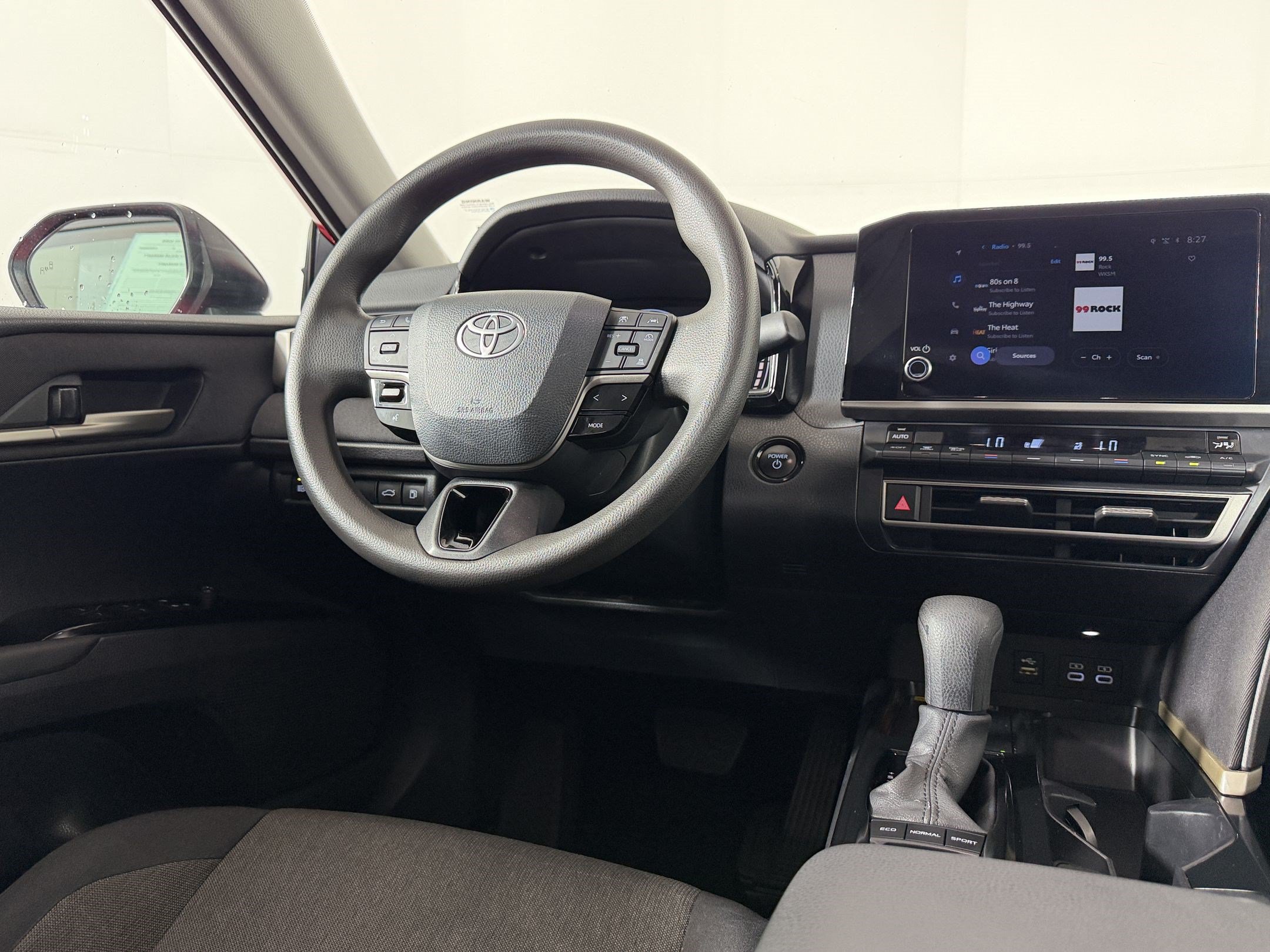 Used 2025 Toyota Camry LE FWD image 15