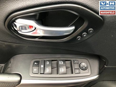Used 2022 Jeep Cherokee Limited AWD/4WD image 14