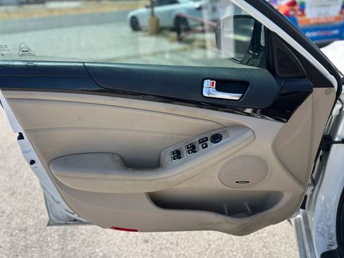 Used 2016 Kia Cadenza FWD image 20