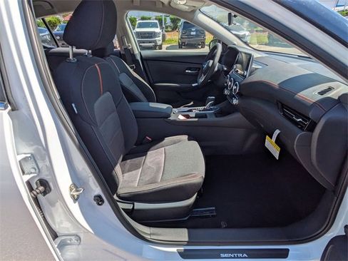 New 2025 Nissan Sentra SR w/ Trunk Package image 31