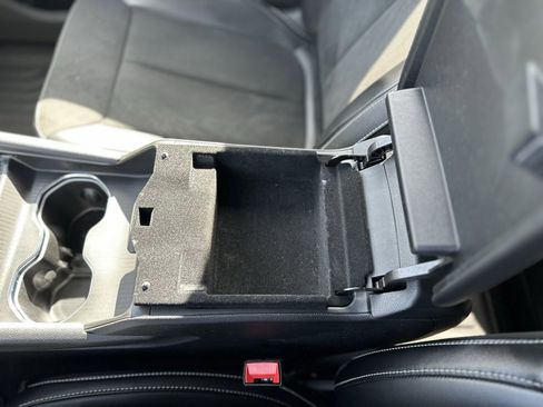 Used 2024 Jeep Grand Cherokee Altitude image 24