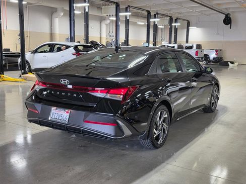 Certified 2025 Hyundai Elantra Sport image 7