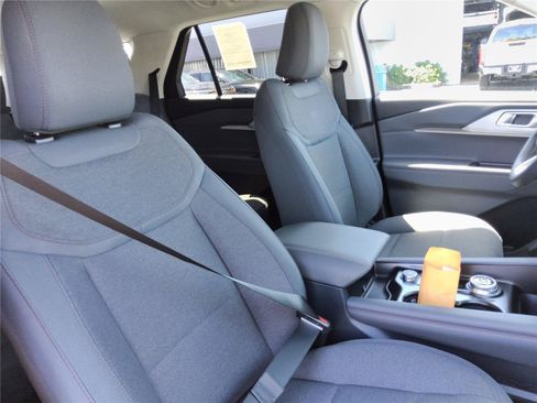 New 2026 Ford Explorer Active RWD image 30