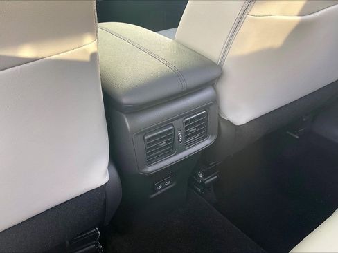 Used 2025 Toyota RAV4 Limited image 40