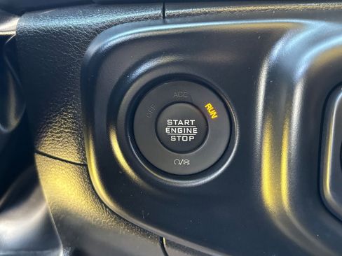 Used 2023 Jeep Gladiator Mojave w/ LED Lighting Group AWD/4WD image 28