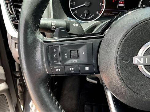 Used 2023 Nissan Rogue SL FWD image 12