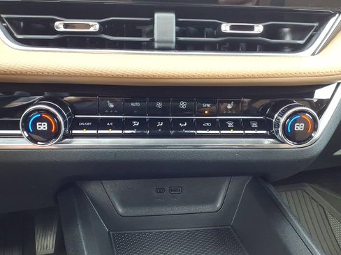 Certified 2025 Chevrolet Equinox ACTIV AWD/4WD image 13