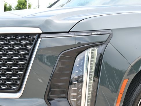 Used 2026 Cadillac Escalade Luxury w/ Touring Package AWD/4WD image 28
