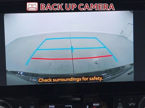 Used 2023 Toyota Highlander XLE AWD/4WD image 21