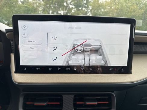 New 2025 Ford Maverick Lariat w/ 4K Tow Package image 17