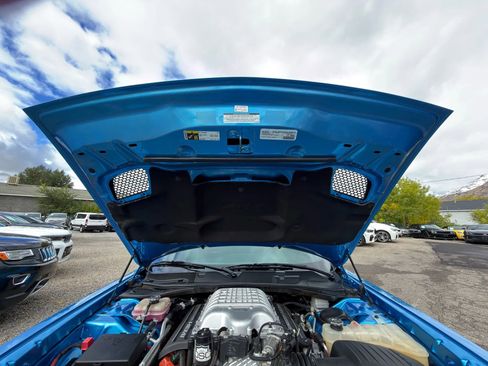 Used 2015 Dodge Challenger SRT Hellcat image 3