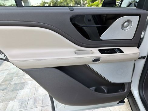 Used 2023 Lincoln Aviator Reserve w/ Equipment Group 201A RWD image 17
