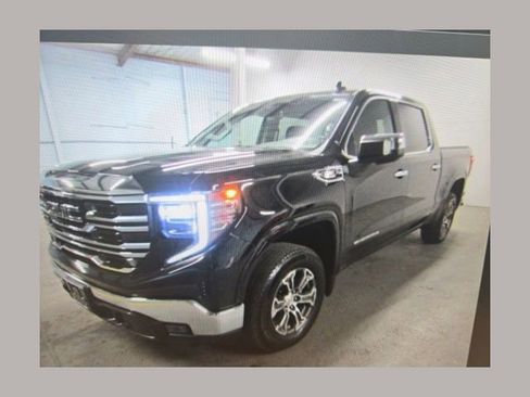 Used 2022 GMC Sierra 1500 SLT w/ SLT Convenience Package AWD/4WD image 1