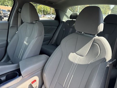 Used 2022 Hyundai Elantra SEL w/ Convenience + Premium Package FWD image 20