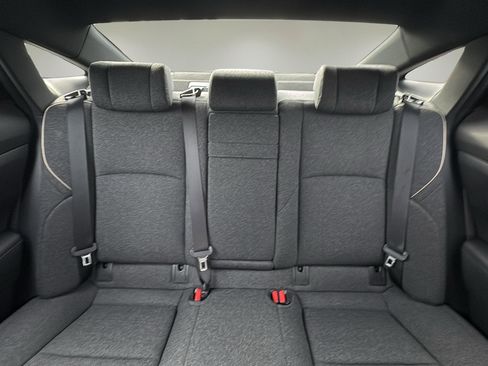 Used 2023 Toyota Crown Limited image 15