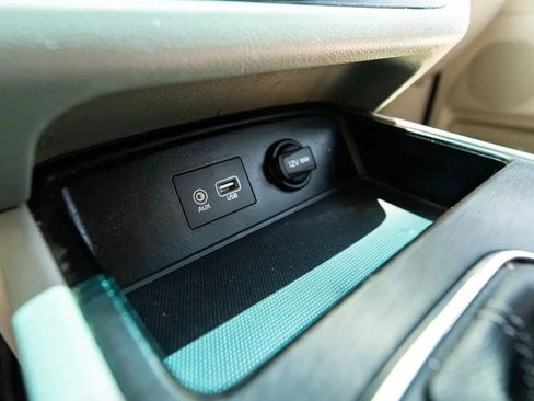 Used 2021 Kia Sedona LX FWD image 35