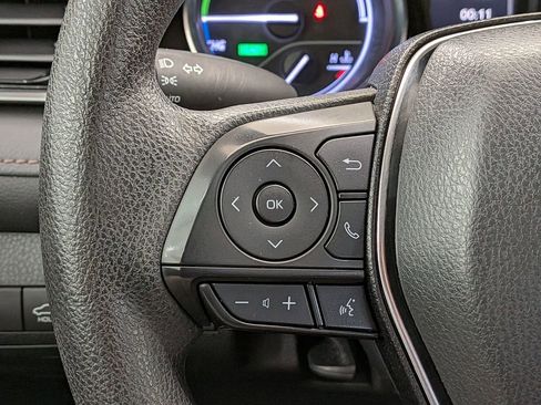 Used 2020 Toyota Camry LE w/ Sunroof Package image 19