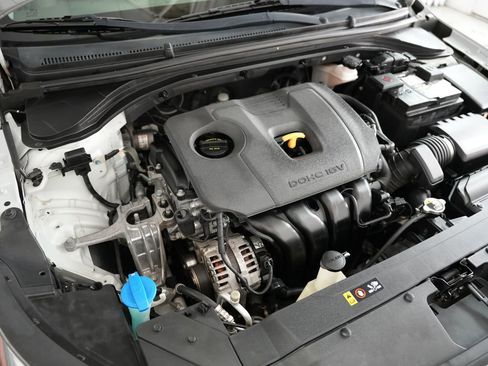 Used 2019 Hyundai Elantra SEL FWD image 48