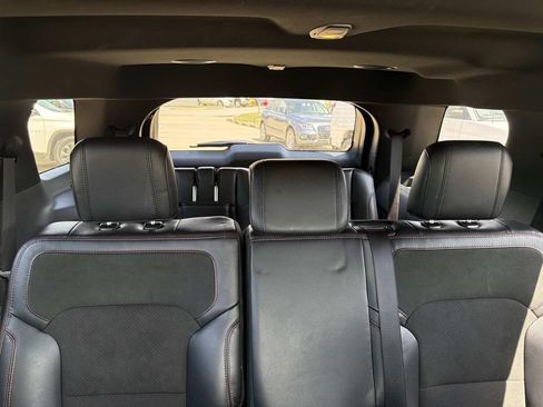Used 2019 Ford Explorer XLT w/ Equipment Group 202A FWD image 13