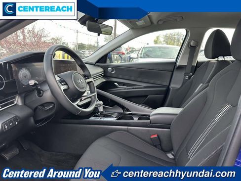 Used 2023 Hyundai Elantra SEL w/ Convenience Package FWD image 12