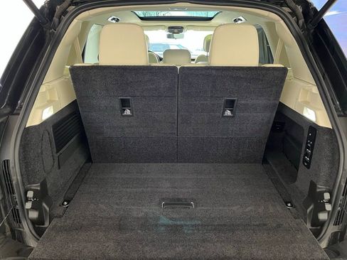 Used 2024 Land Rover Range Rover Long Wheelbase SE AWD/4WD image 32