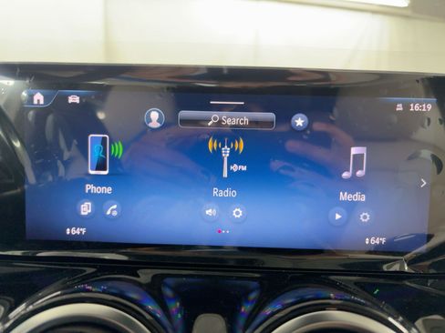 Used 2026 Mercedes-Benz GLB 250 image 23