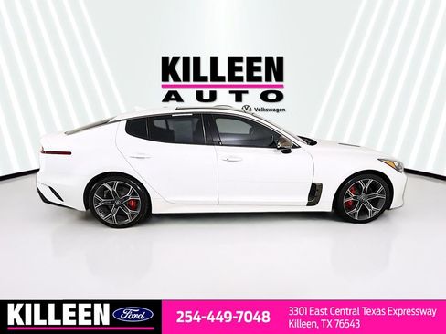 Used 2021 Kia Stinger GT2 image 9