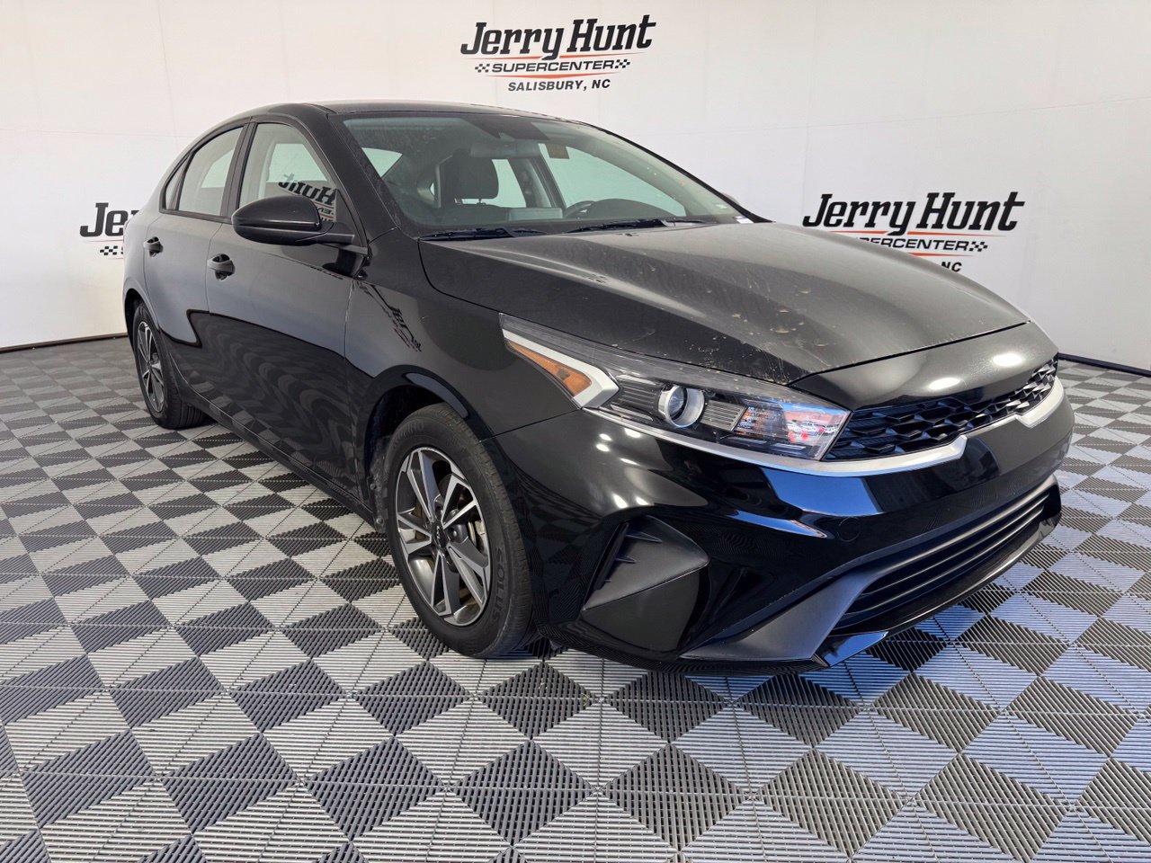 Used 2024 Kia Forte LXS FWD image 6
