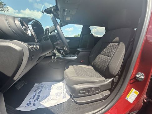 Used 2019 Chevrolet Blazer LT image 13