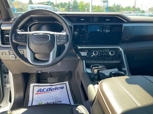 Used 2023 GMC Sierra 1500 Denali w/ Denali Reserve Package AWD/4WD image 14