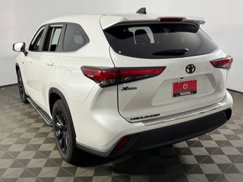 Used 2023 Toyota Highlander L image 5
