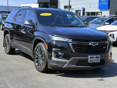 Used 2023 Chevrolet Traverse RS w/ LPO, Cargo Package AWD/4WD image 5