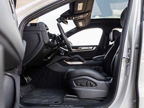 New 2026 Porsche Cayenne Turbo image 27