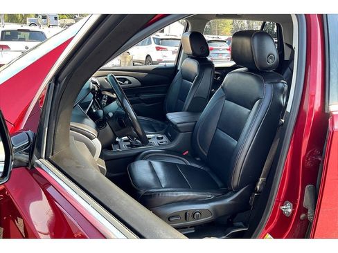 Used 2019 Chevrolet Traverse LT w/ LPO, Blackout Package image 24