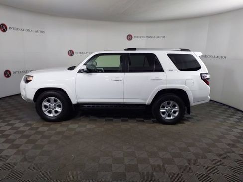 Used 2020 Toyota 4Runner SR5 Premium w/ Moonroof Package AWD/4WD image 7