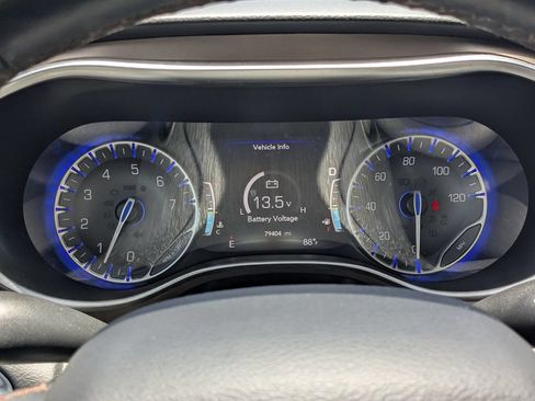 Used 2017 Chrysler Pacifica Touring-L Plus w/ Advanced Safetytec Group FWD image 40