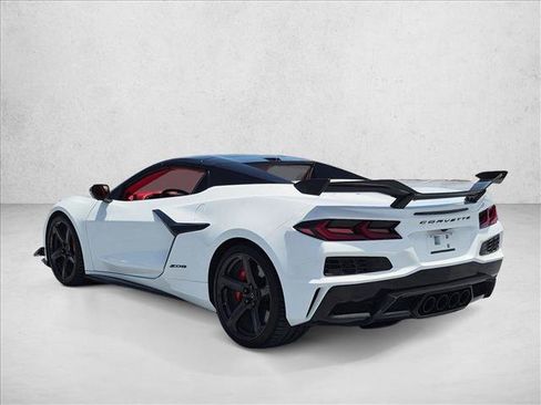 Used 2023 Chevrolet Corvette Z06 w/ Z07 Performance Package RWD image 8