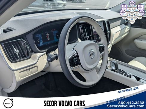 Used 2023 Volvo XC60 B5 Plus w/ Climate Package AWD/4WD image 9
