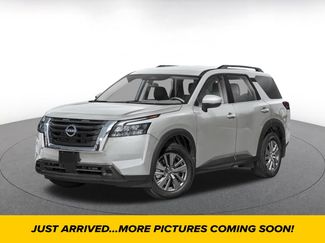 Used 2025 Nissan Pathfinder SV FWD video 1