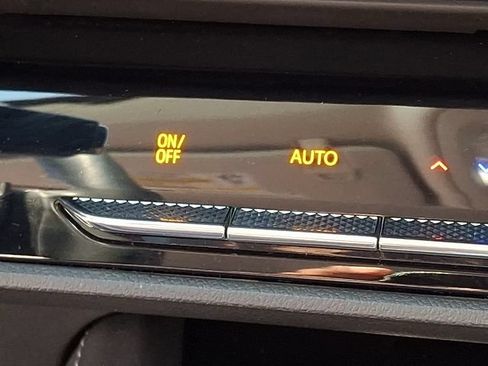 Used 2025 Buick Envision Sport Touring AWD/4WD image 17