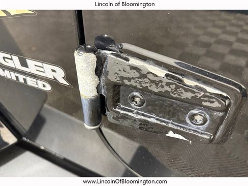 Used 2012 Jeep Wrangler Unlimited Sahara w/ Connectivity Group image 21