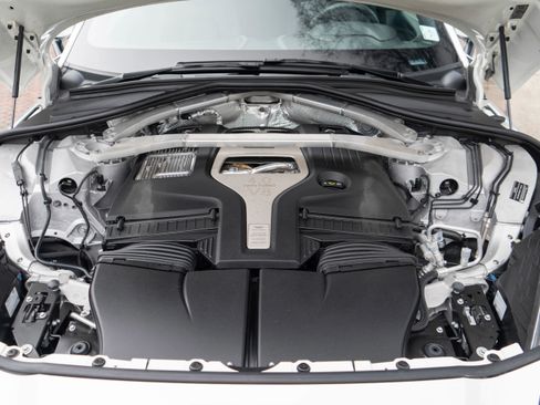 Used 2021 Aston Martin DBX image 38