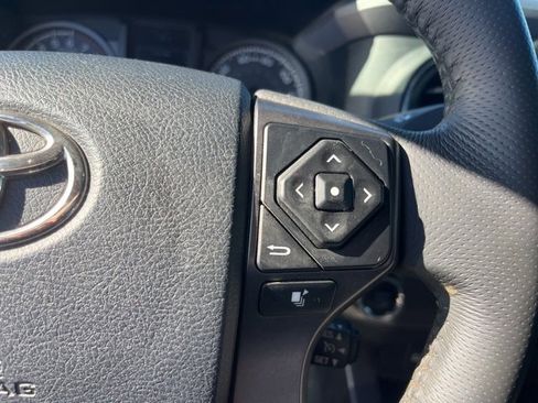 Used 2017 Toyota Tacoma TRD Sport image 15