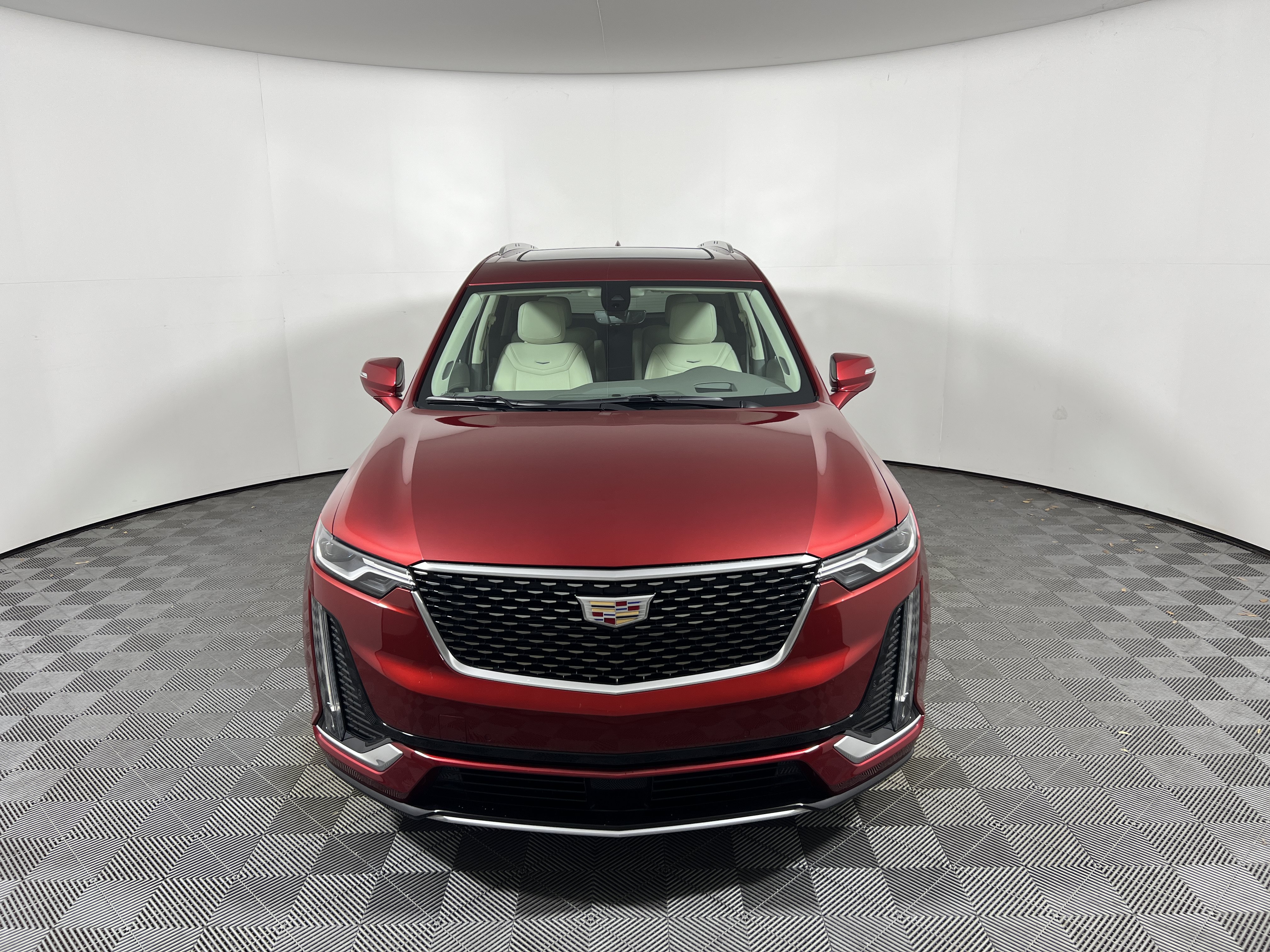 Used 2024 Cadillac XT6 Premium Luxury w/ Technology Package FWD image 8