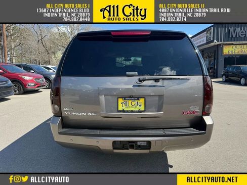 Used 2011 GMC Yukon XL SLT w/ SLT-2 Equipment Package RWD image 5
