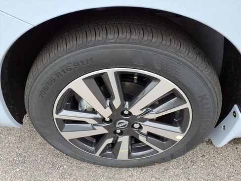 New 2025 Nissan Versa SV w/ Trunk Package image 9