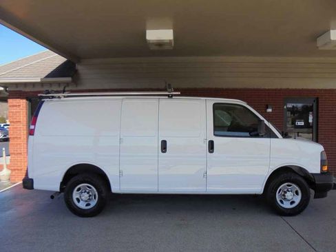Used 2022 Chevrolet Express 2500 w/ Driver Convenience Package image 2